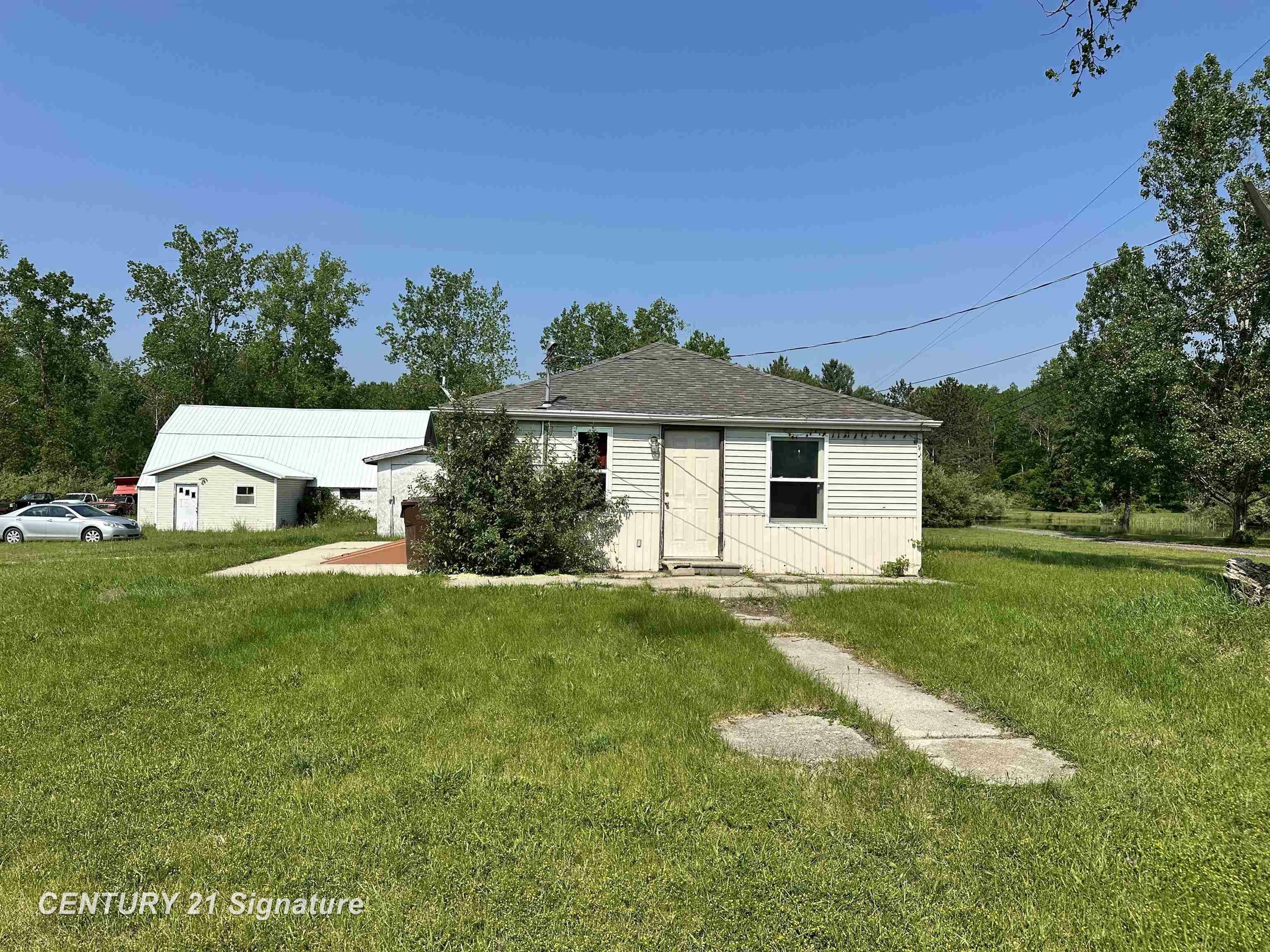 Property Photo: 2252 N M-18 Road MI 48612