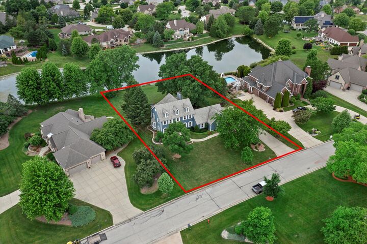 Property Photo: 9079 W Kensington Way WI 53132