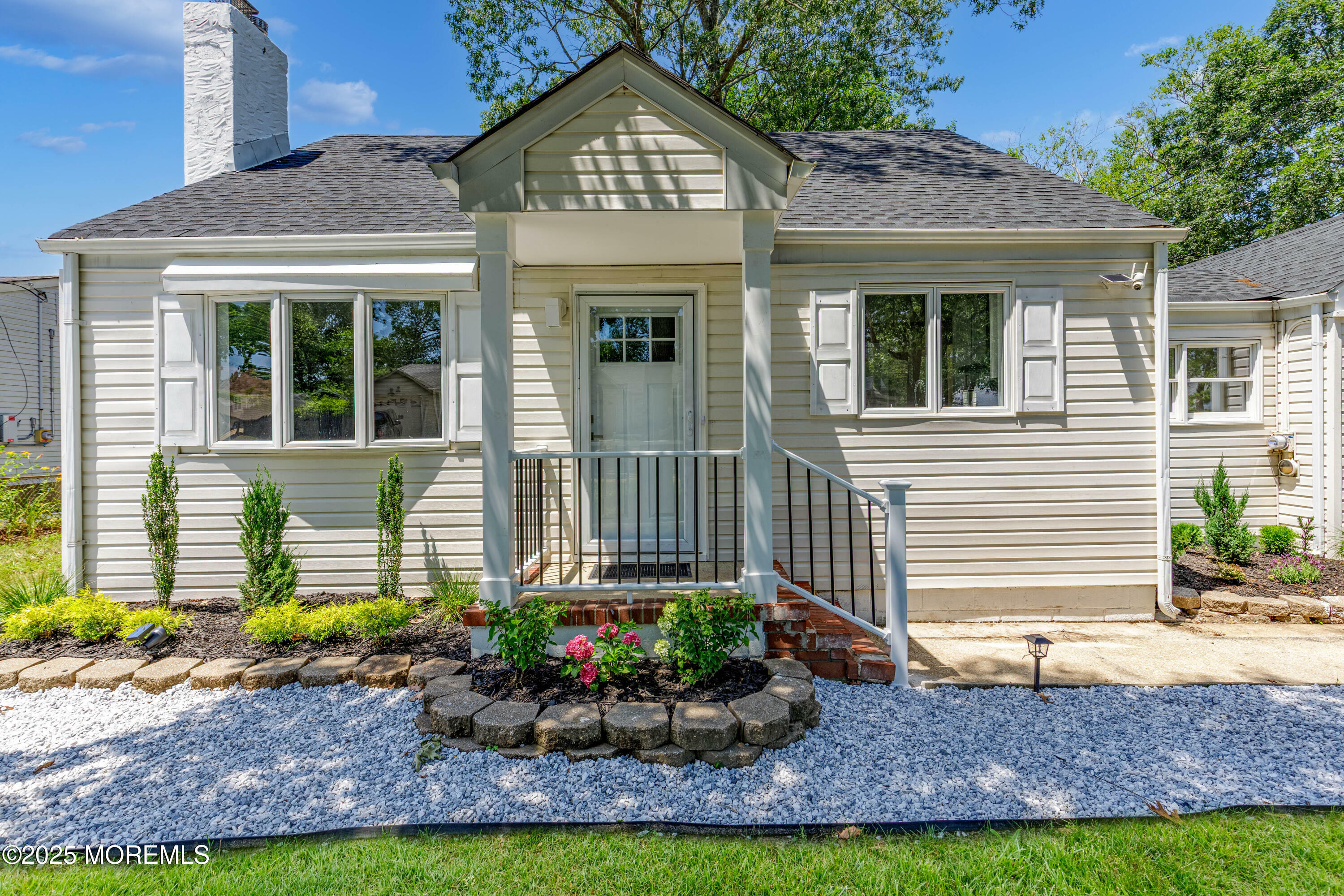 Property Photo: 30 Stuyvesant Road NJ 08723