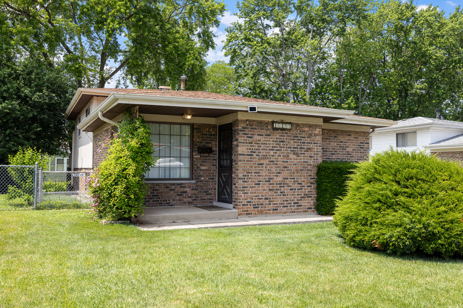 Property Photo: 16492 Brockton Lane IL 60452