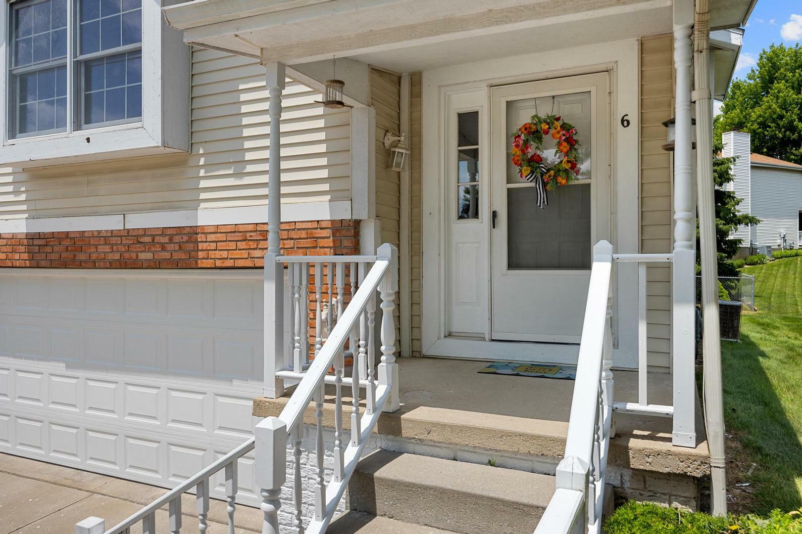 Property Photo: 6 Shire Court 0 IL 61701