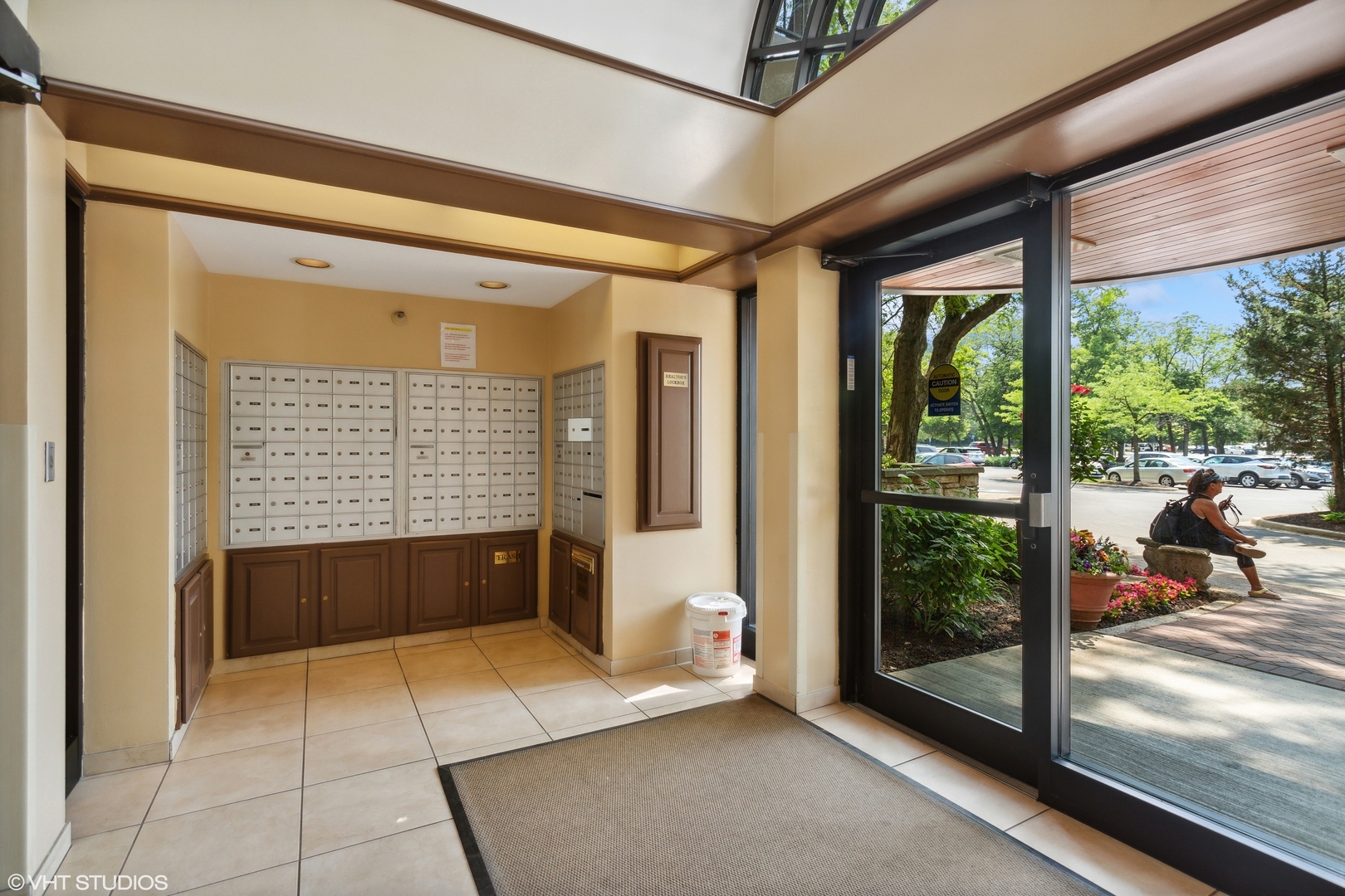 Property Photo:  509 Aurora Avenue 305  IL 60540 