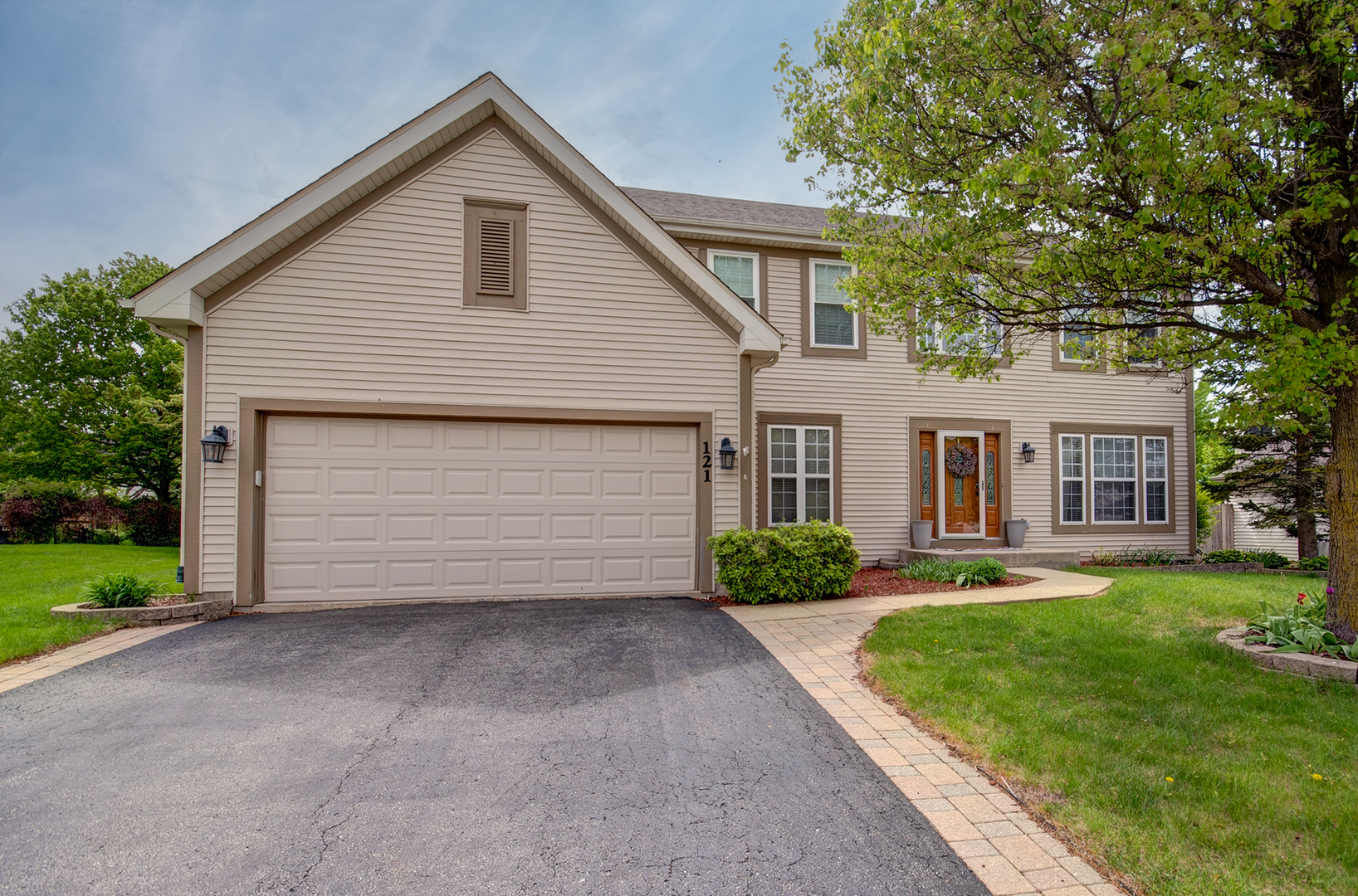 Property Photo: 121 Brookhaven Court IL 60554