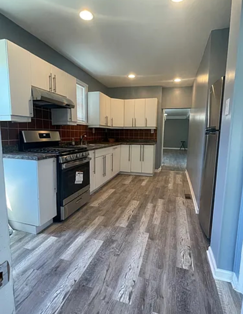 Property Photo:  1S217 Valley Road  IL 60148 