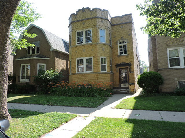 Property Photo: 5747 N Christiana Avenue IL 60659