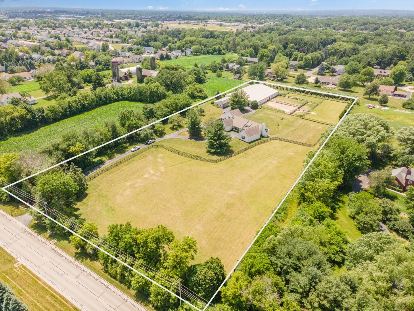 Property Photo: 5284 Harvey Road IL 61011