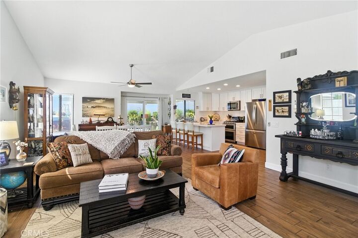 Property Photo: 20 Waters Court CA 92374