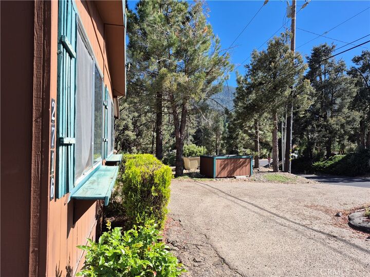 Property Photo: 2716 Klondike Way CA 93222