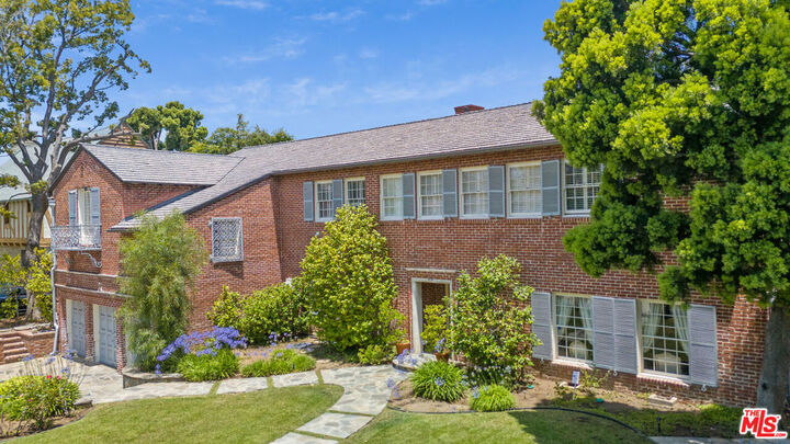 Property Photo: 248 S Hudson Avenue CA 90004