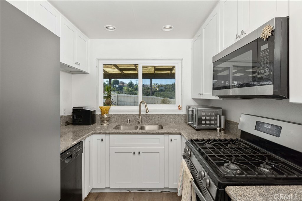 4657 Chateau Place  San Diego CA 92117 photo