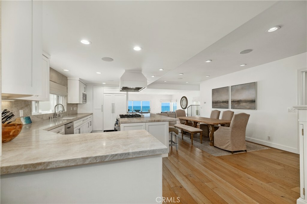 Property Photo: 4314 The Strand CA 90266