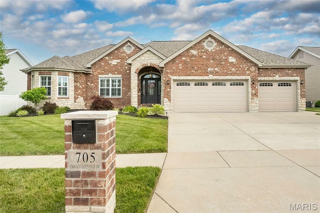 Property Photo: 705 Chancellorsville Drive MO 63385