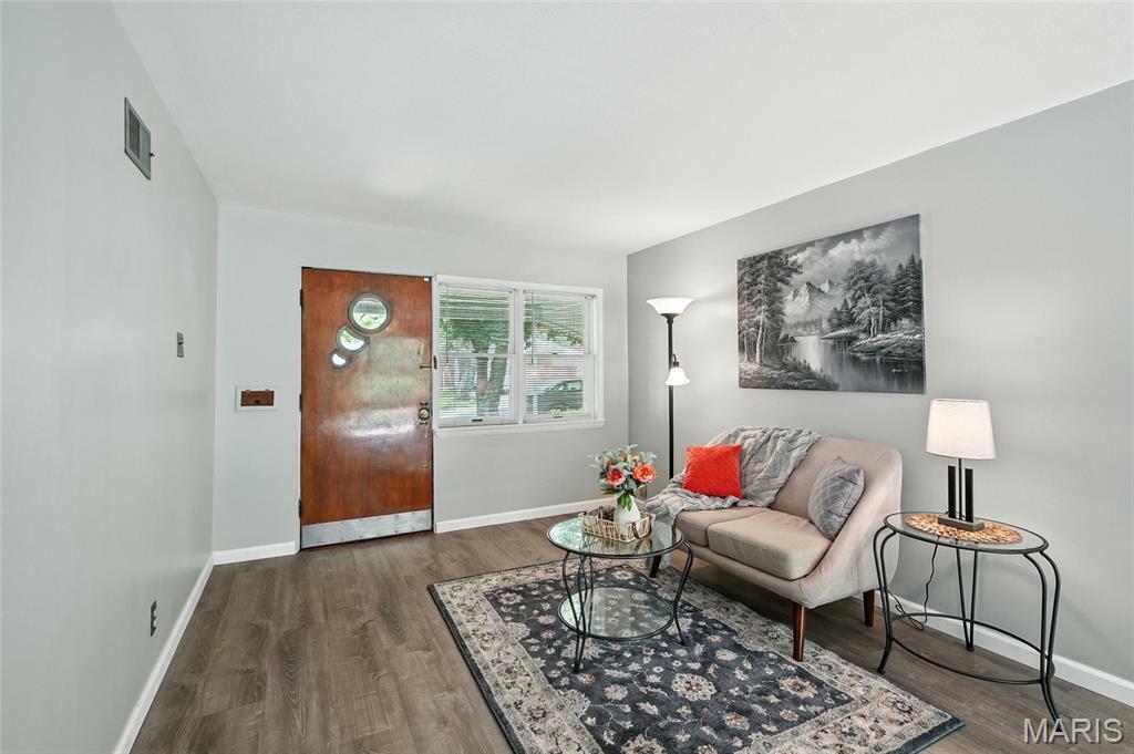 Property Photo: 9040 Guthrie Avenue MO 63134