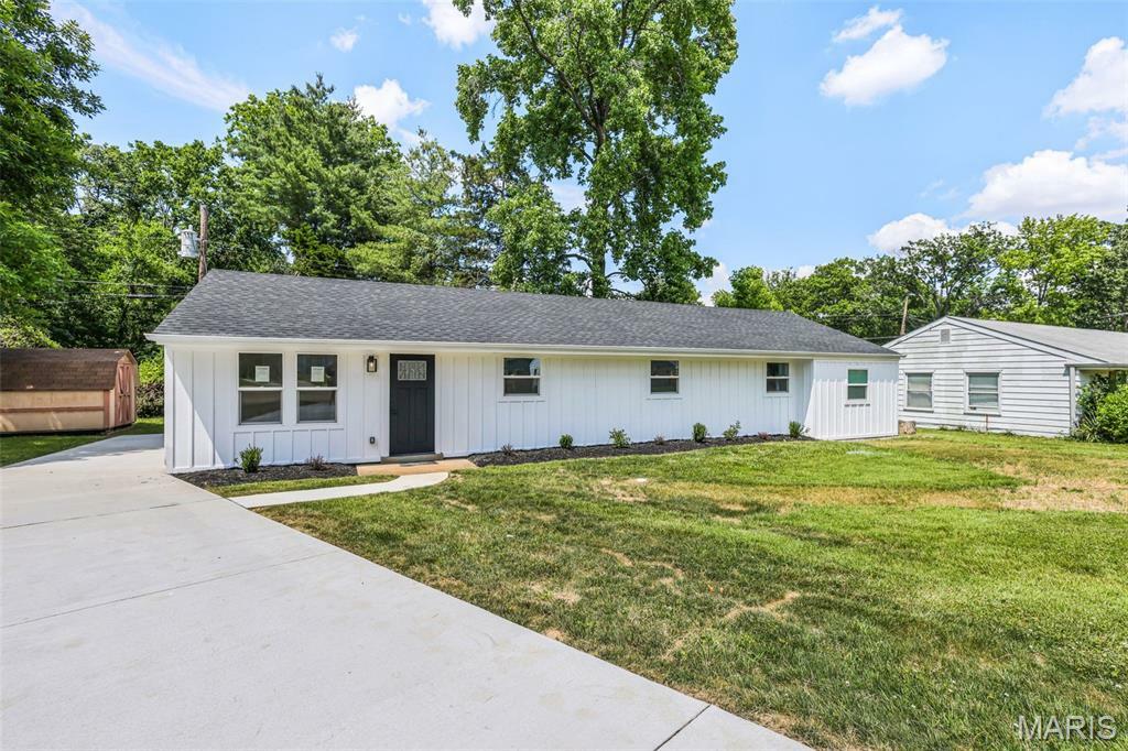 Property Photo: 715 Westchester Court MO 63122