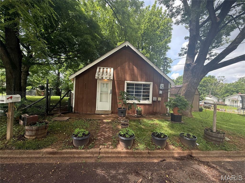 Property Photo:  211 Overton Street  MO 63640 