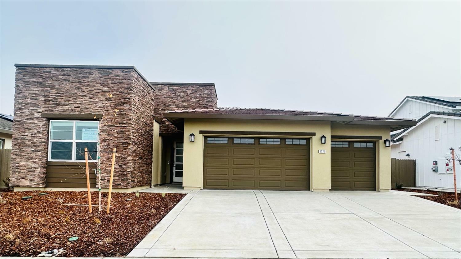 Property Photo: 3027 Pocosol Way CA 95742