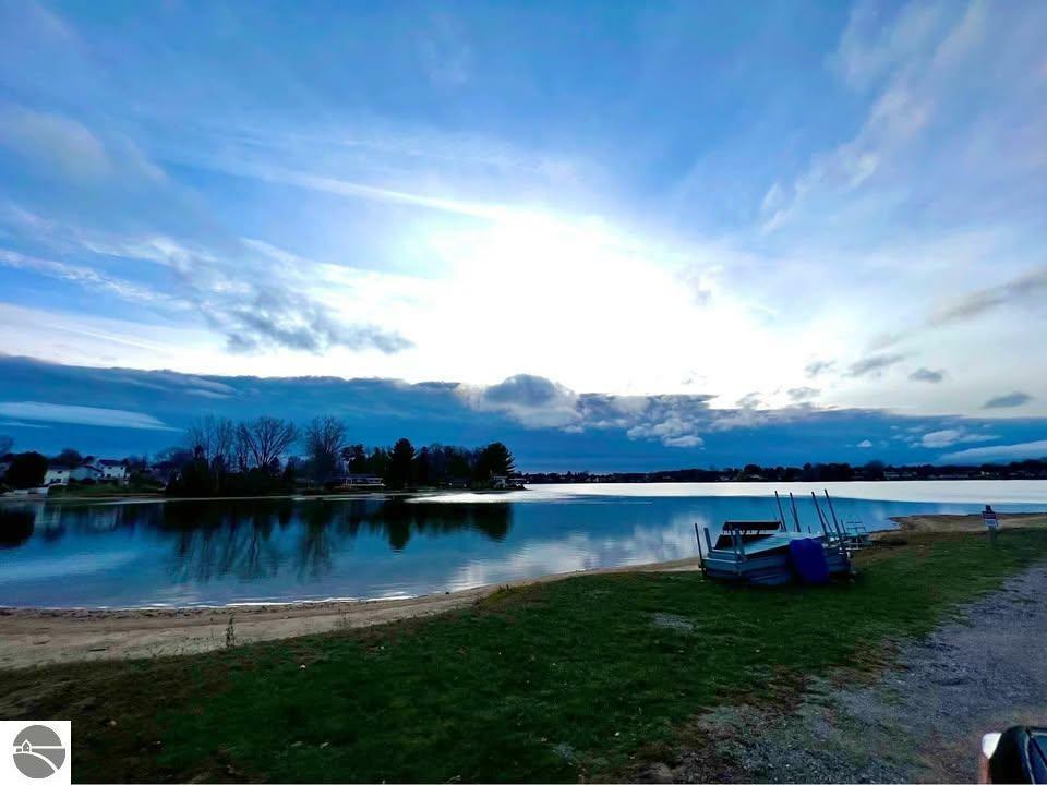 Property Photo: 5034 N Silver Lake View MI 49685