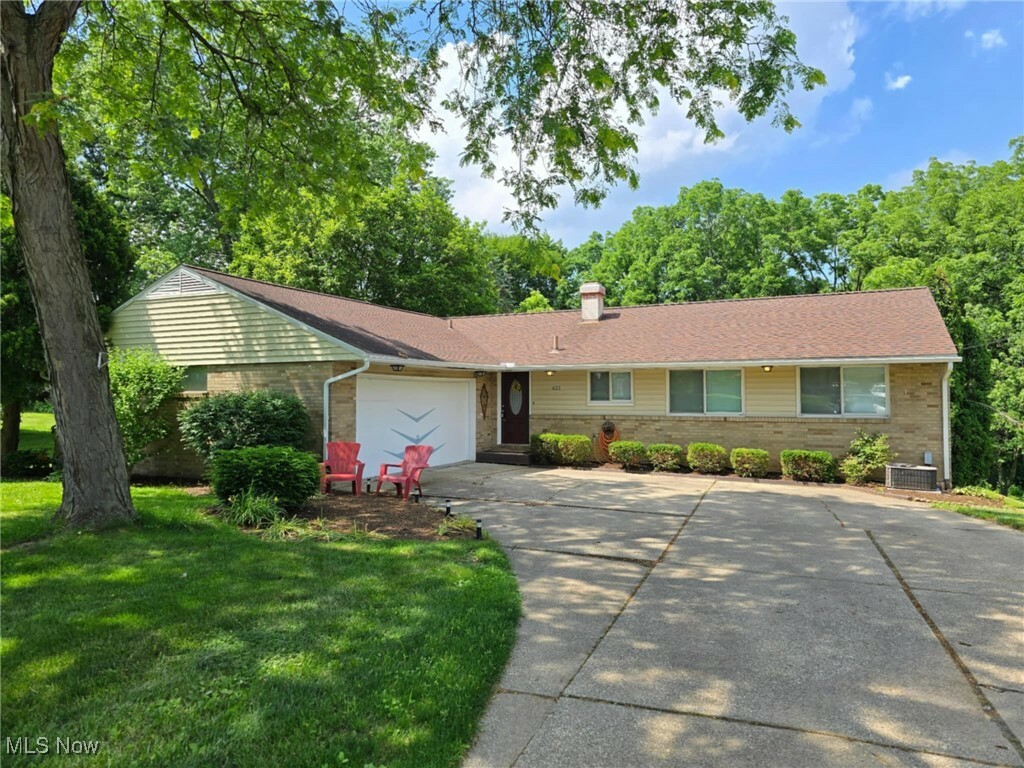 Property Photo: 621 Brookpark Drive OH 44223