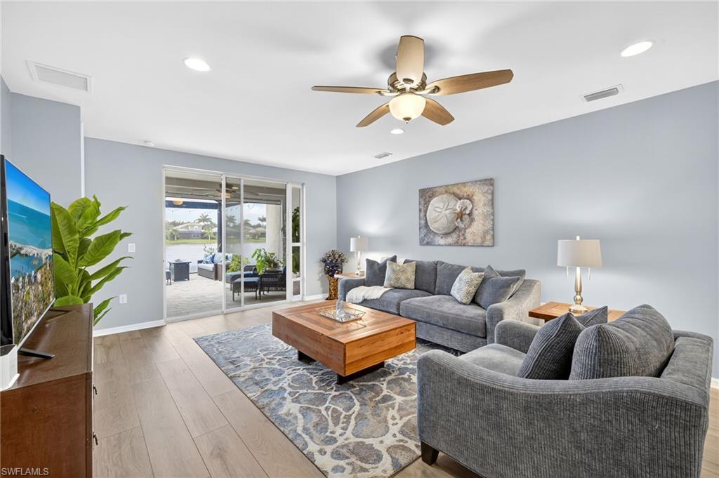 Property Photo: 14803 Edgewater Cir FL 34114