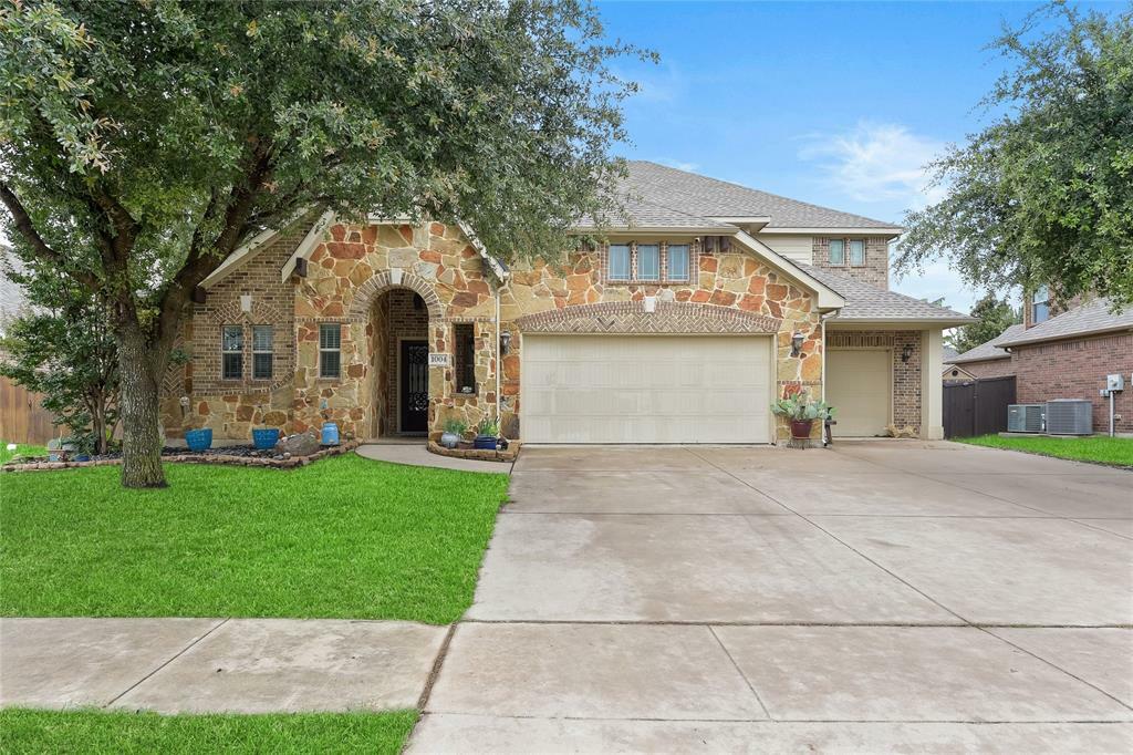 Property Photo: 1004 Tara Drive TX 76028