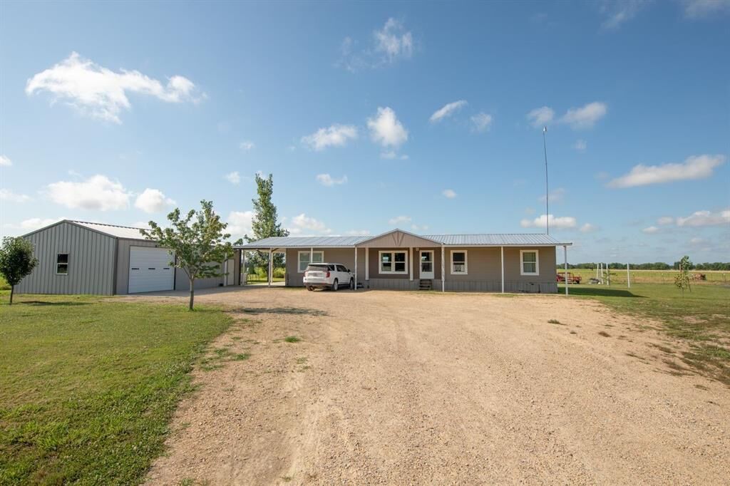 Property Photo:  1783 County Road 33040  TX 75421 