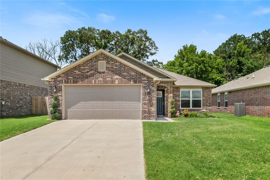 Property Photo: 3280 Red Tail Way AR 72730