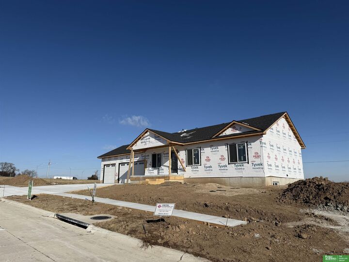 Property Photo:  300 Jo Lane  NE 68401 