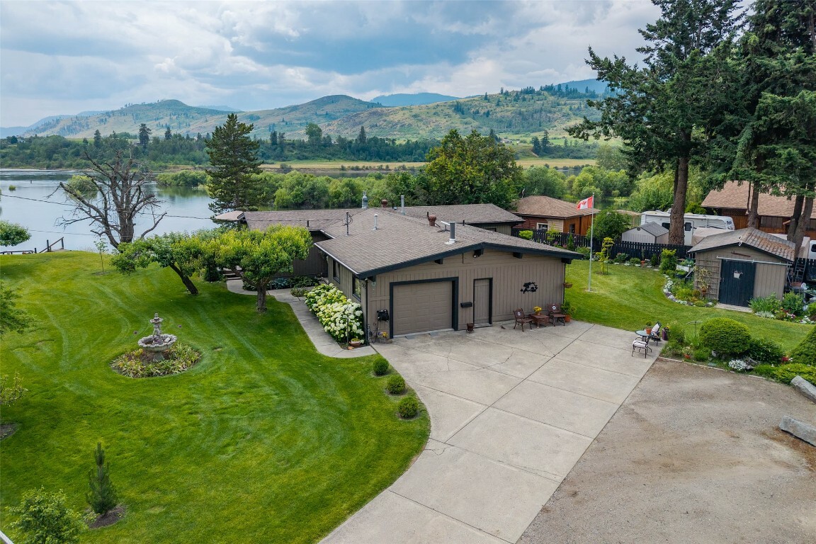 Property Photo: 5857 Vla Road BC V0E 1M1