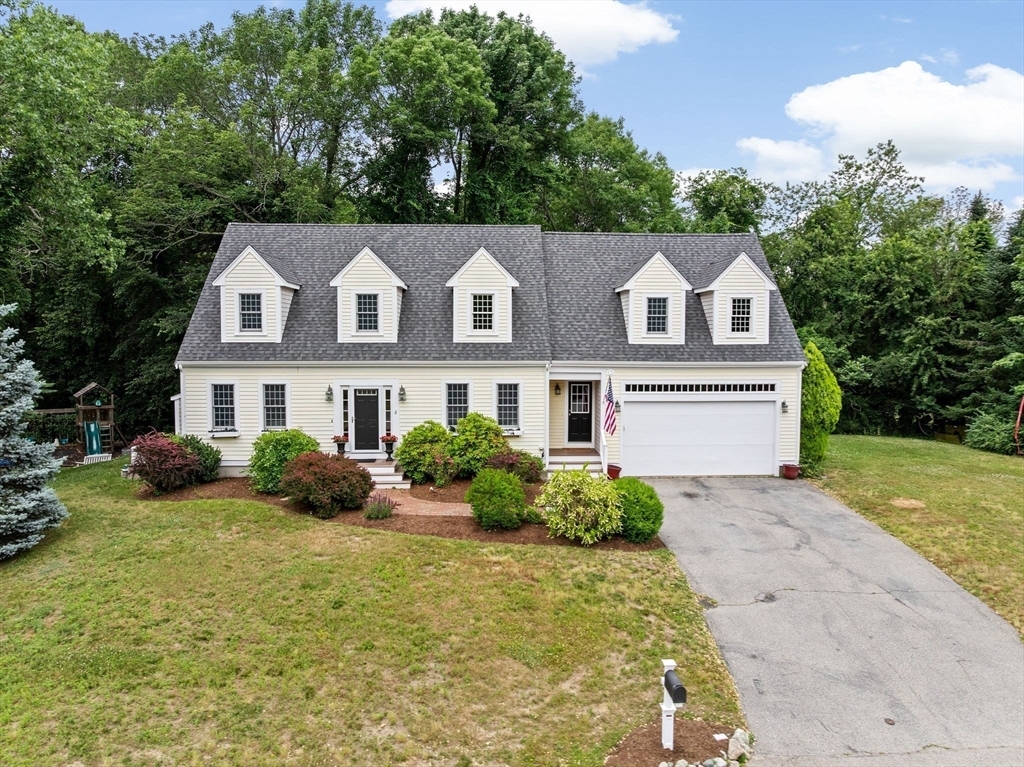 Property Photo: 8 Trudys Ln MA 02066