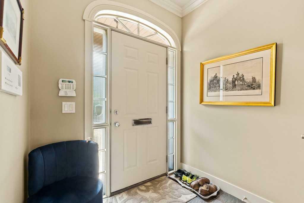 Property Photo: 2421 Erlton Street SW AB T2S 2V9
