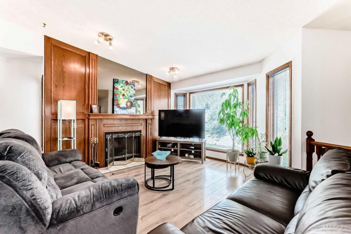 Property Photo: 68 Harvest Oak Way NE AB T3K 3Y2