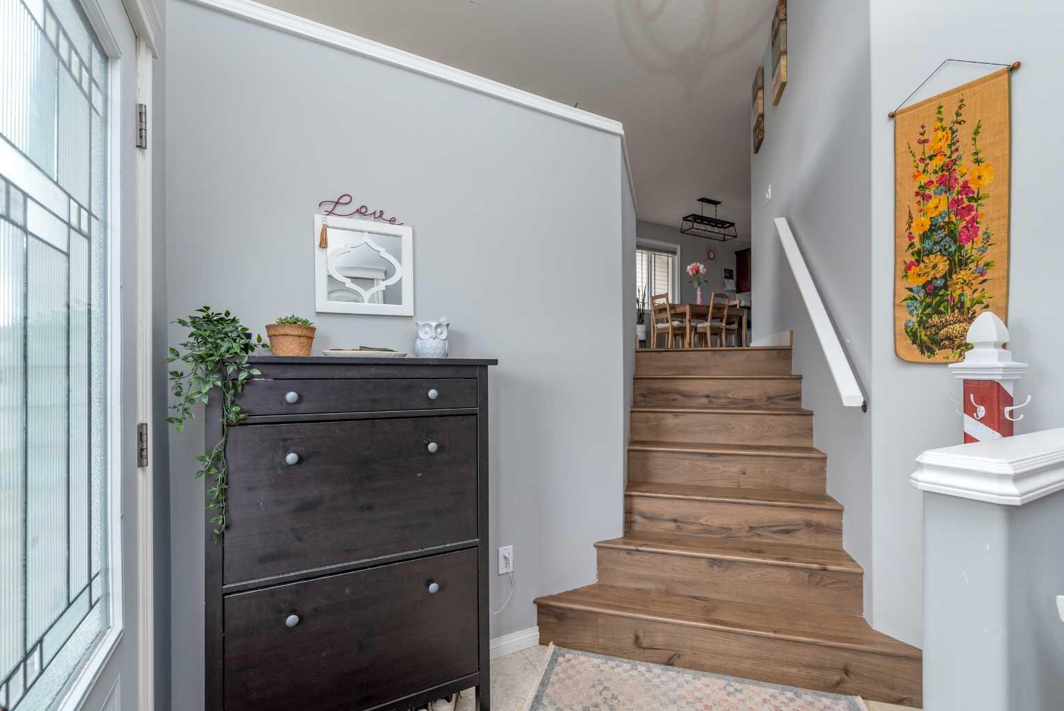 Property Photo:  4802 16 Street  SK S9V 1X1 