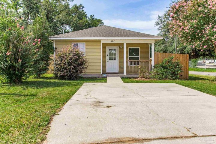 Property Photo:  3917 W Mallory St  FL 32505 