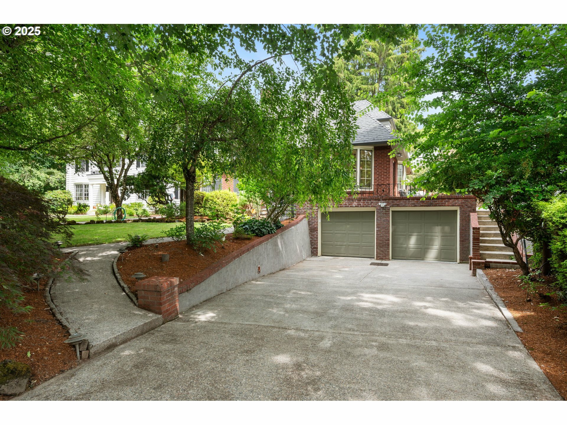 Property Photo: 6040 SE 32nd Ave OR 97202