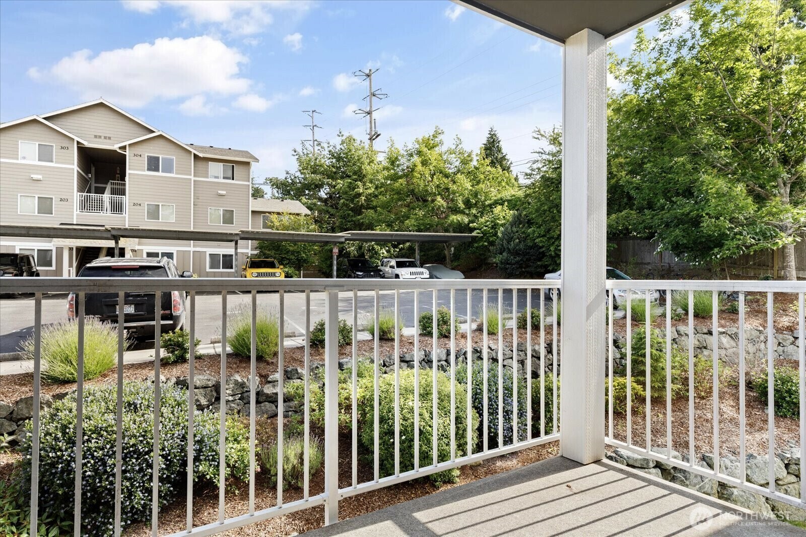 Property Photo: 1651 SW Mulberry Place E204 WA 98277