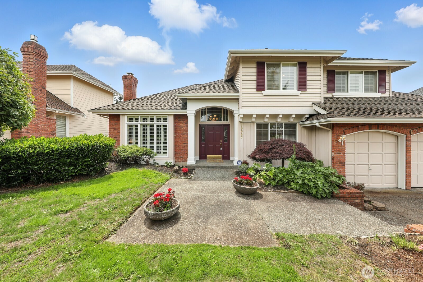 Property Photo: 13527 42nd Avenue W WA 98275