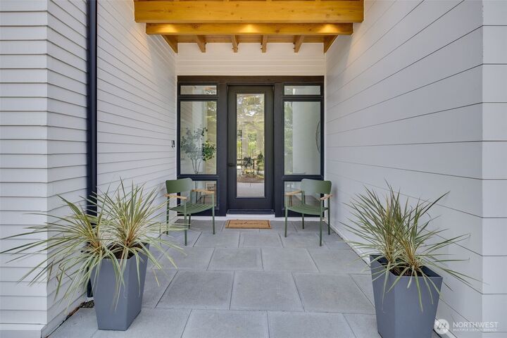 Property Photo:  2115  Squak Mountain Loop SW  WA 98027 