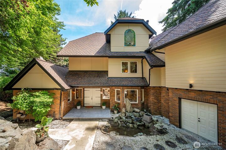 Property Photo:  13710  41st Avenue NE  WA 98125 