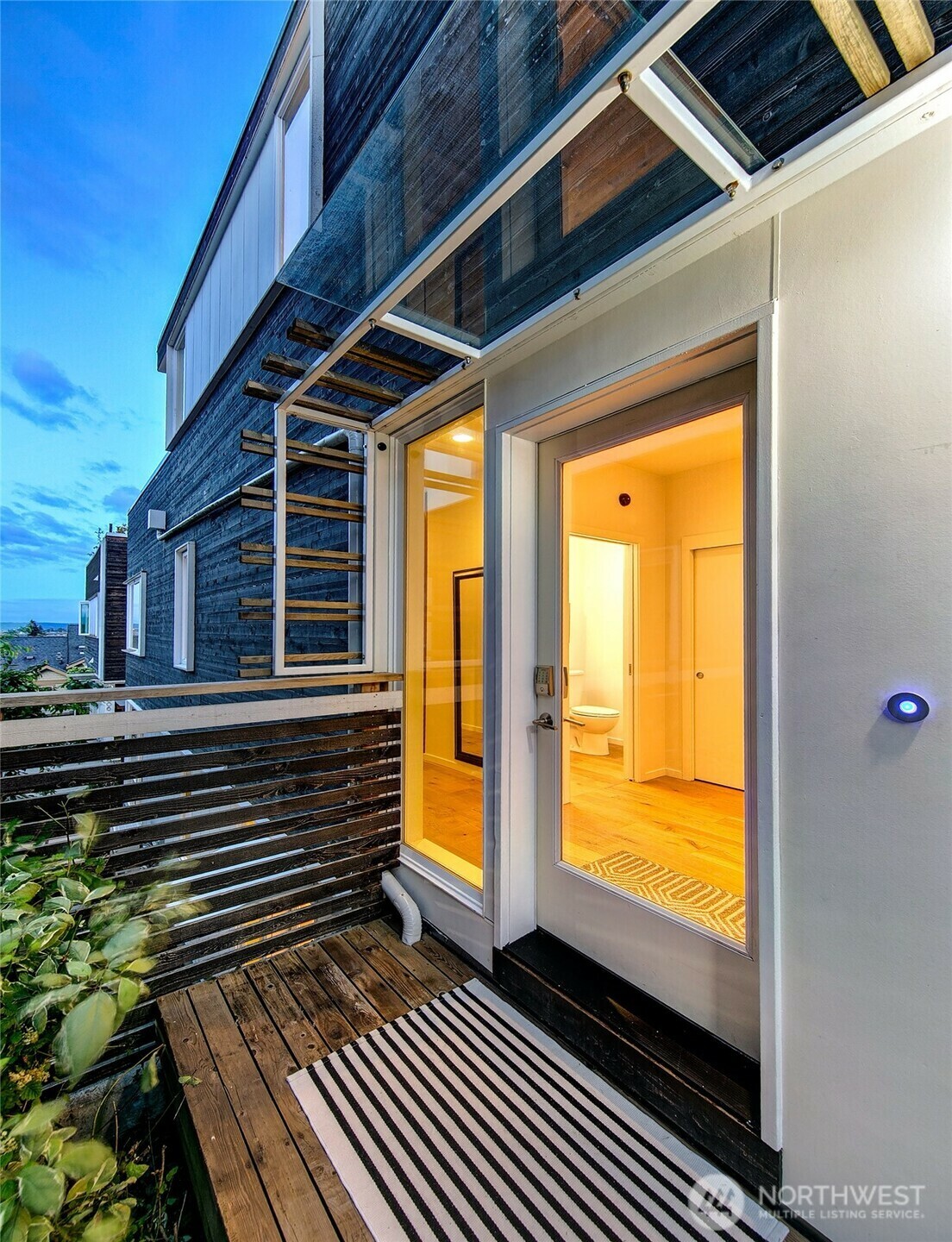 Property Photo: 3004 5th Avenue W WA 98119