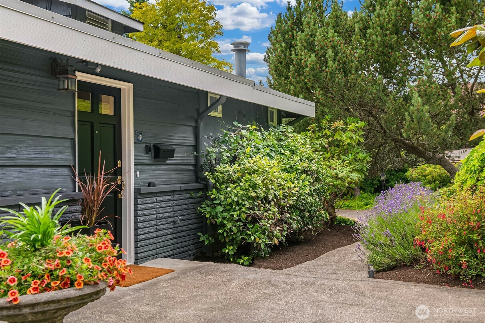 Property Photo: 4454 54th Avenue SW WA 98116
