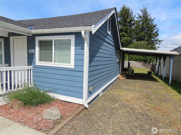 Property Photo: 608 S Forrest Street WA 98595