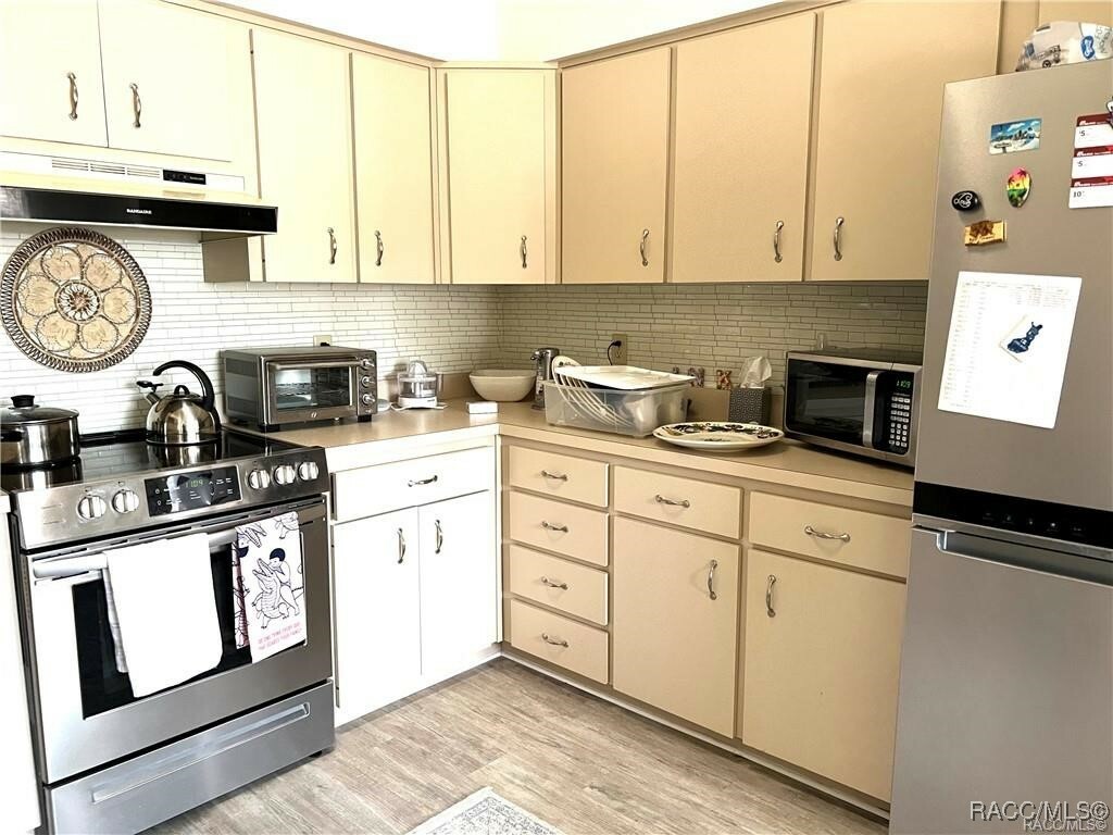 Property Photo: 6847 E Queensbury Lane FL 34452