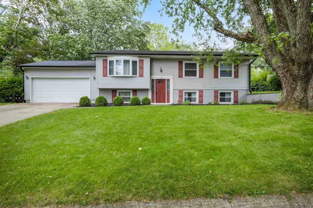 Property Photo: 429 Greenbrier Drive IN 47374