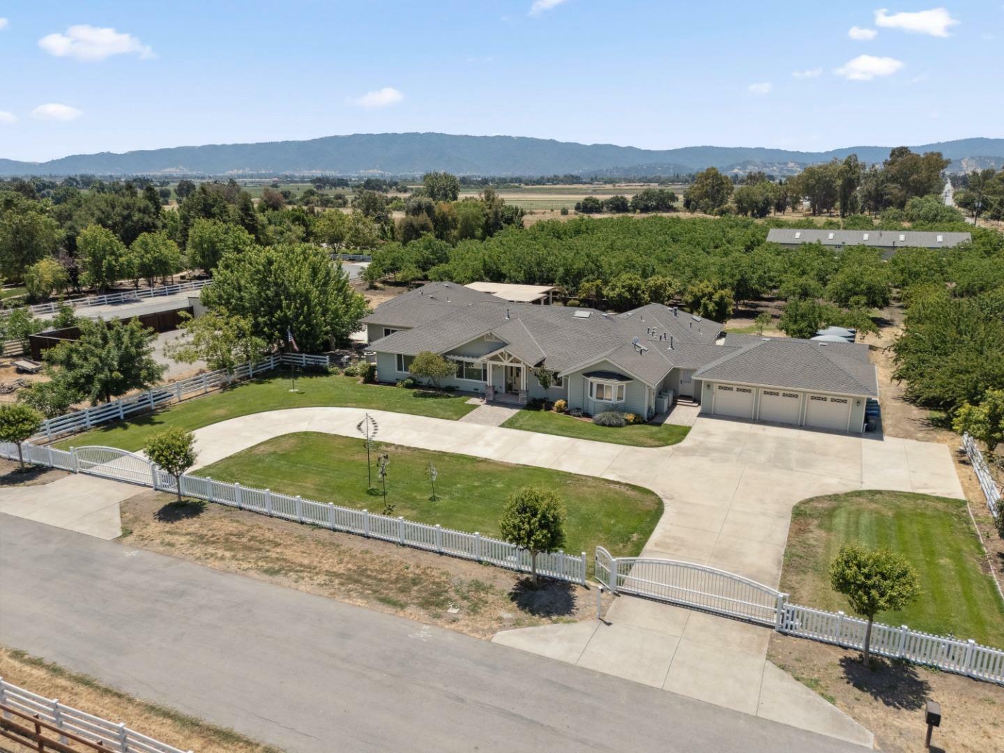 Property Photo:  9885 Wilford Way  CA 95020 