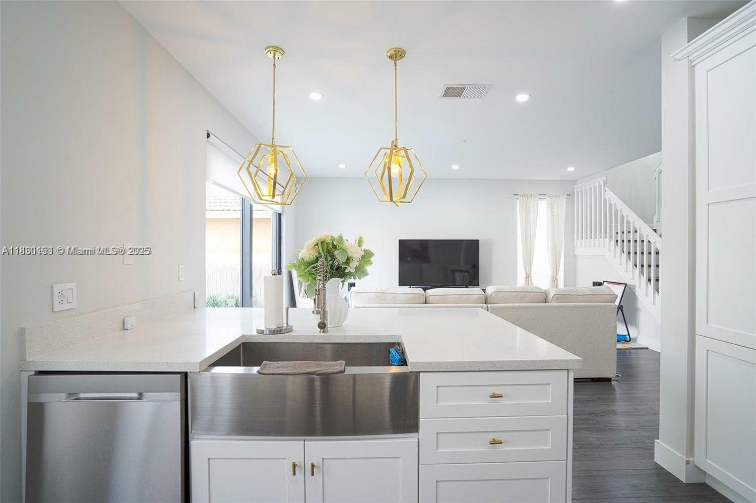 Property Photo: 4921 SW 152nd Ave FL 33027