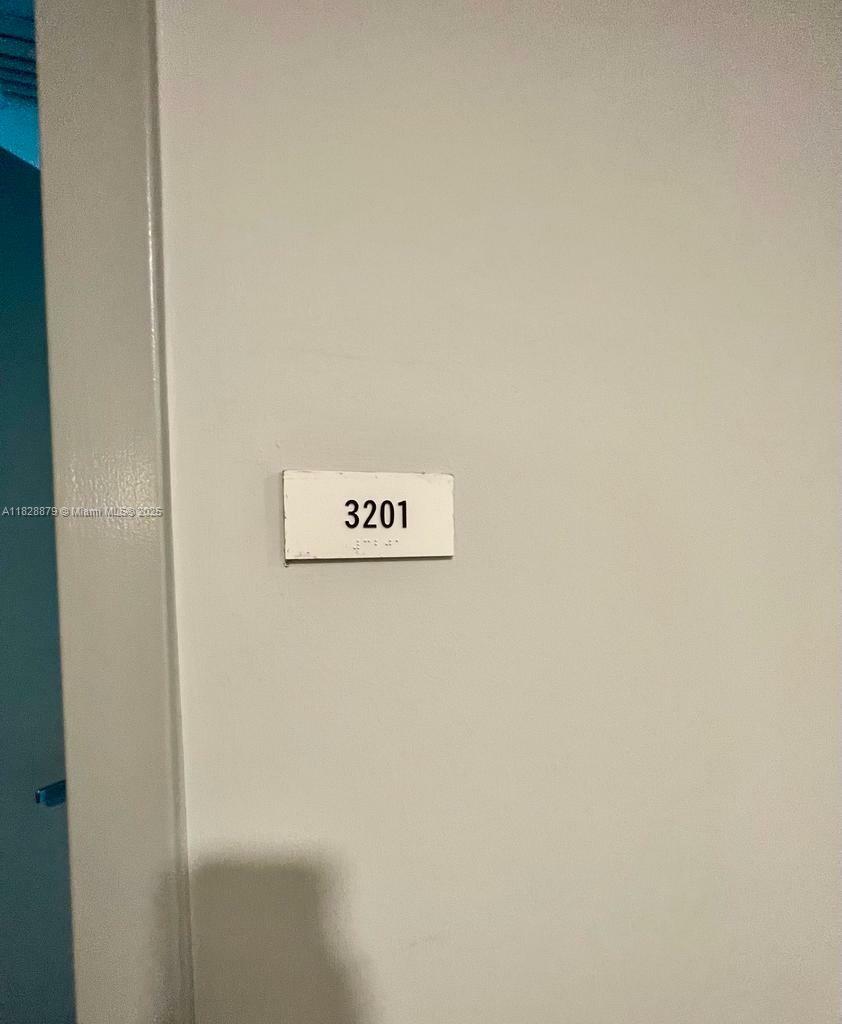Property Photo:  300 S Biscayne Blvd T-3201  FL 33131 