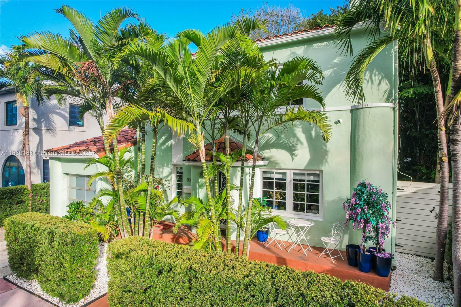 Property Photo: 837 Espanola Way FL 33139