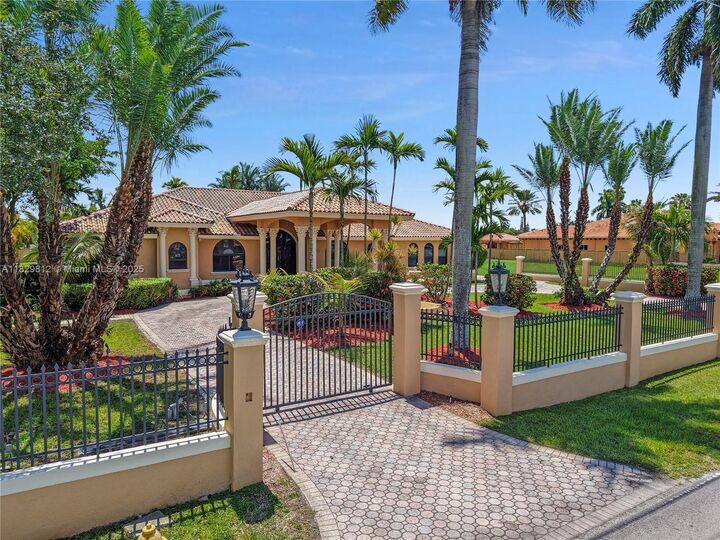 Property Photo:  3001 SW 132nd Ave  FL 33175