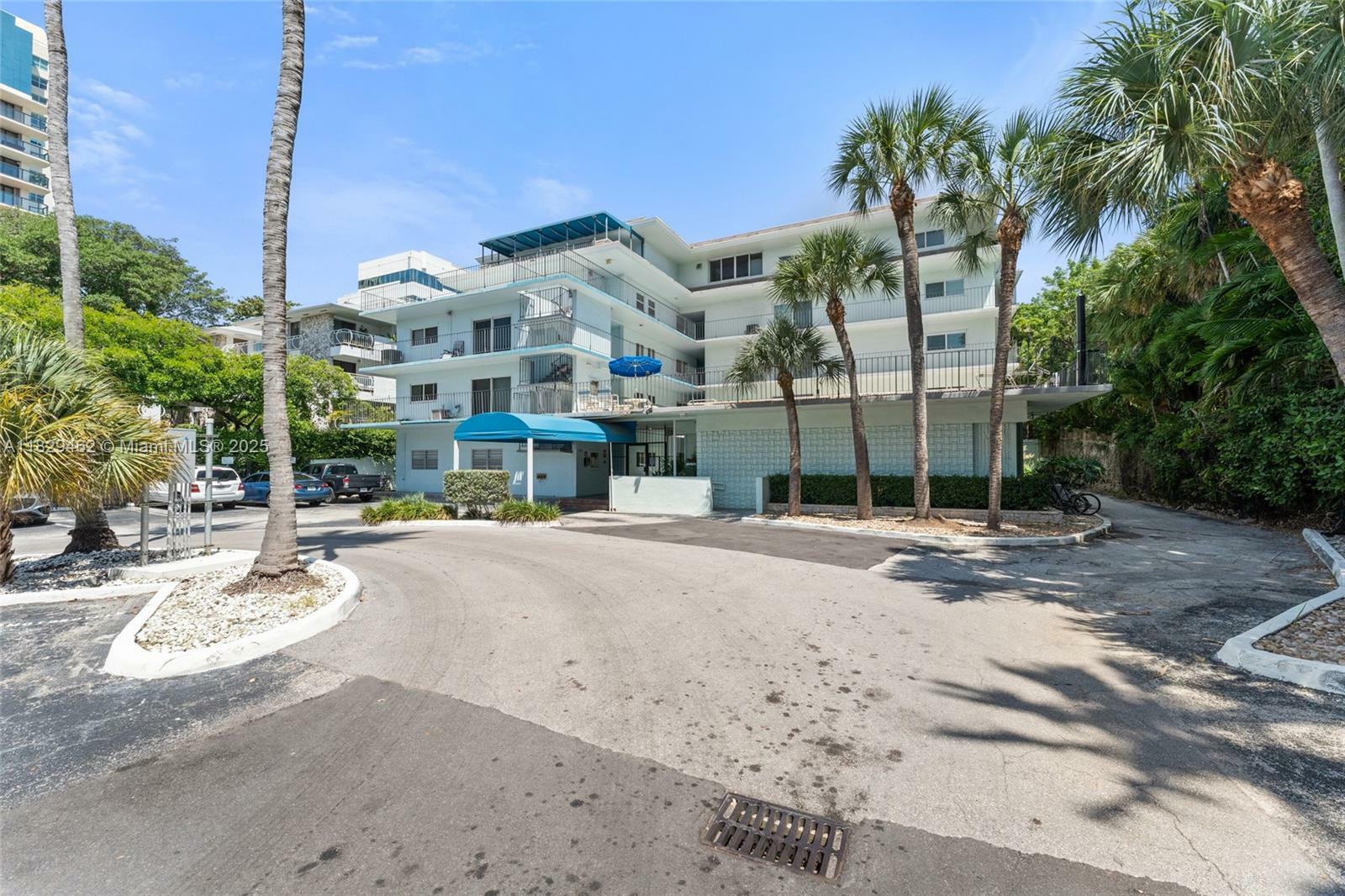 Property Photo: 2539 S Bayshore Dr Ph2f FL 33133