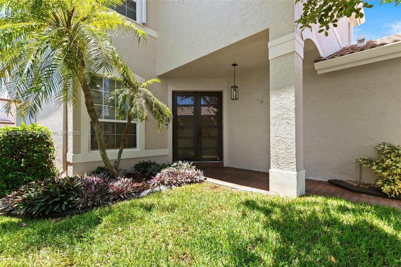 Property Photo: 2406 SW 162nd Ter FL 33027